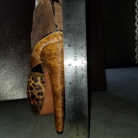 RARE New In Box Alaia 6.5 inch Platform heel ankle boots - Picture 11 of 16